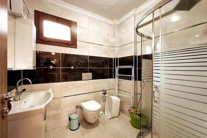 Modern Apartment For 6 People In Fethiye Center